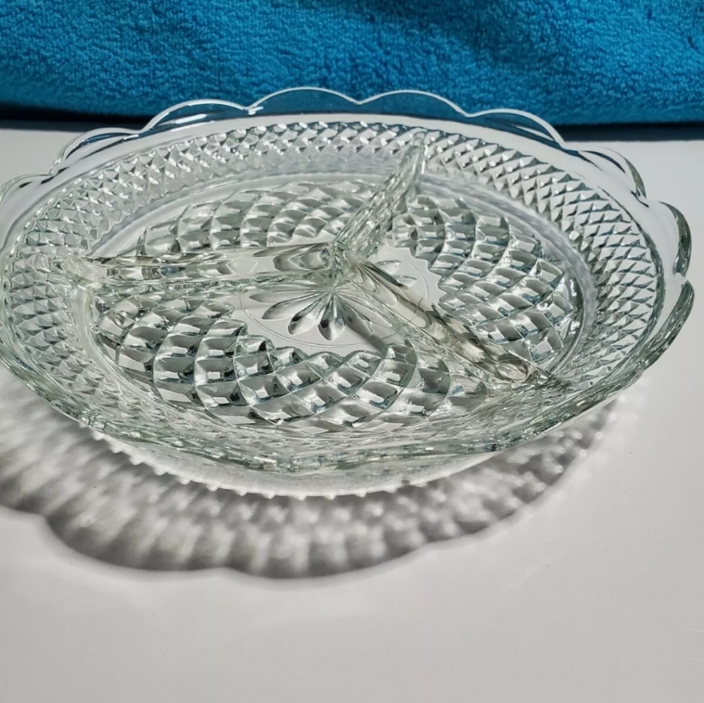 Vintage Relish Dish Anchor Hocking Wexford Clear 3-Part Heavy Pressed Glass - Picture 1 of 6